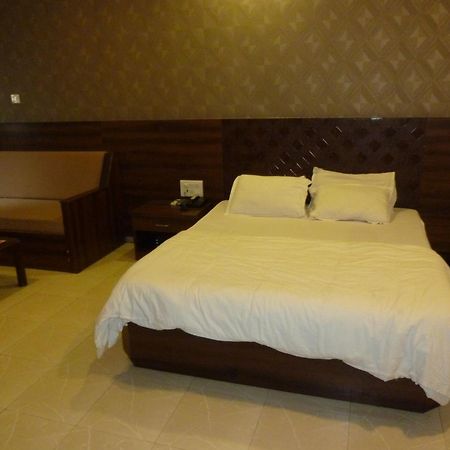 Hotel Regal Palace Mumbai Szoba fotó