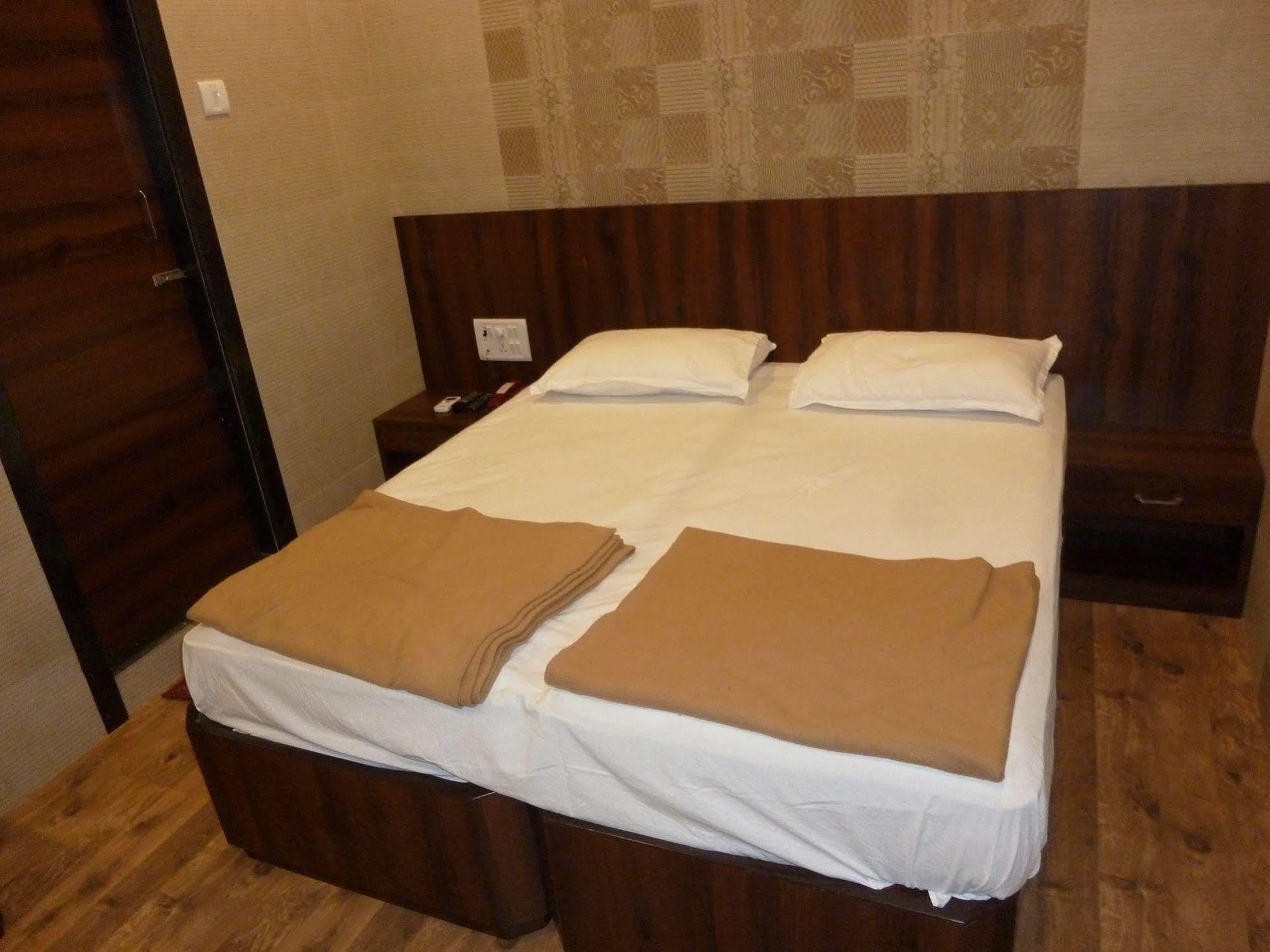 Hotel Regal Palace Mumbai Kültér fotó
