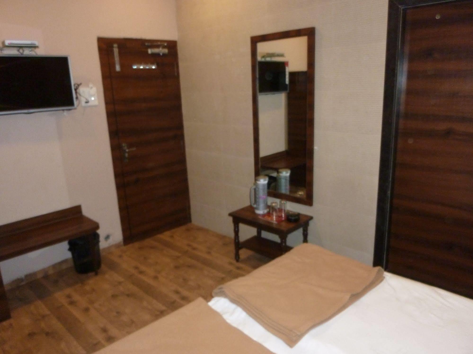 Hotel Regal Palace Mumbai Kültér fotó