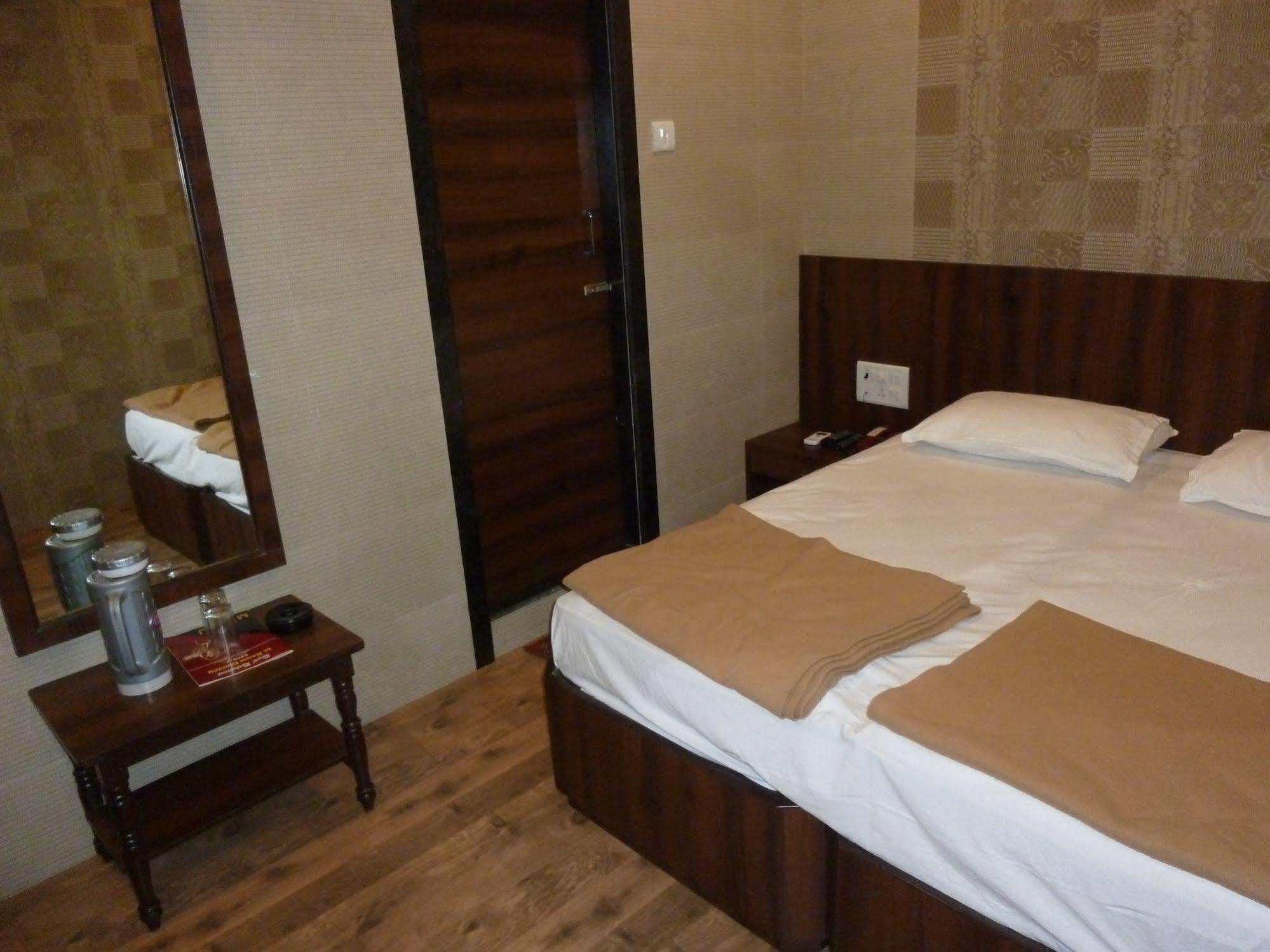 Hotel Regal Palace Mumbai Kültér fotó